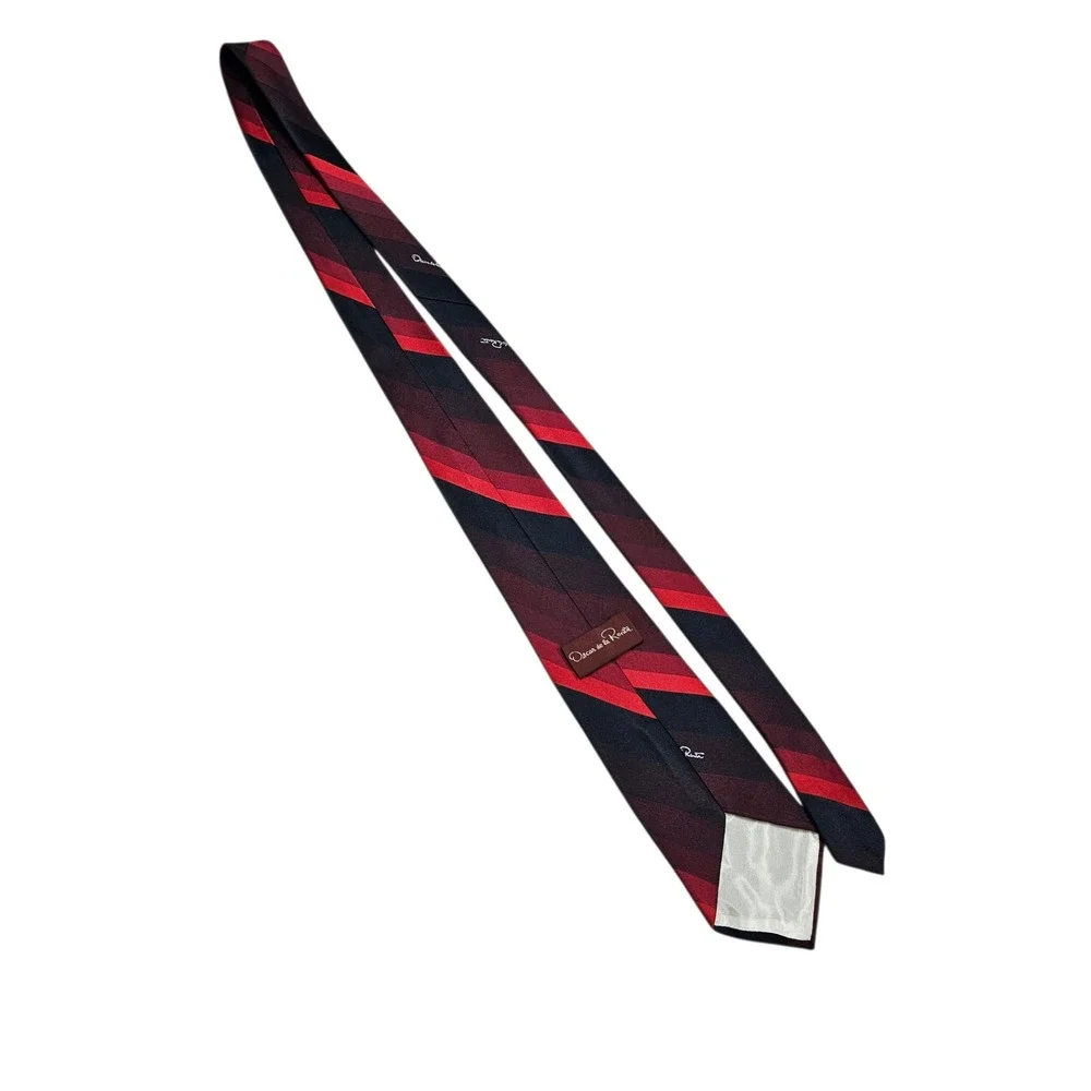 Oscar de la Renta Necktie‎ Mens OS Red Burgundy Navy Blue Striped Silk Blend Tie